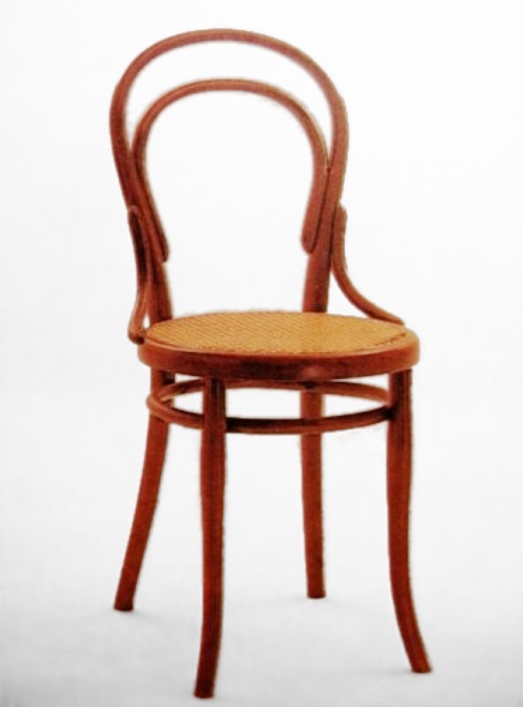曲木の背と丸い座面を持つNo.14 Chair